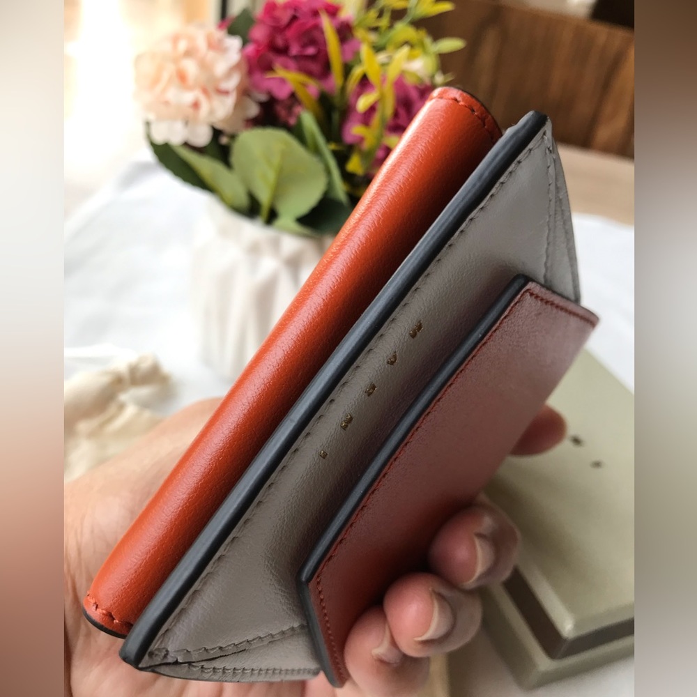 💯 Authentic MARNI compact wallet with complete inclusion - Picture 16 of 17